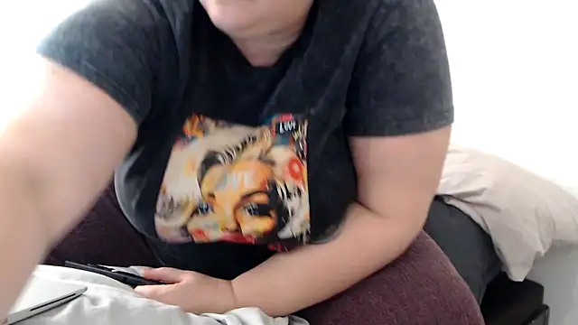 Snapshot of sweeti_Em chatting on February 4, 2026, 10:21 am sweeti Em online show from February 4, 2026, 10:21 am