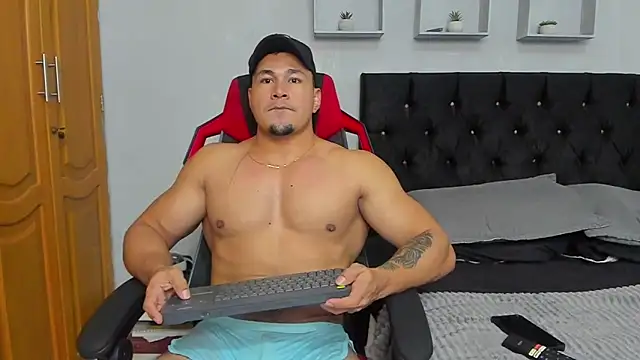 Snapshot of tyler_hank01 chatting on June 8, 2026, 8:20 pm tyler hank01 online show from June 8, 2026, 8:20 pm