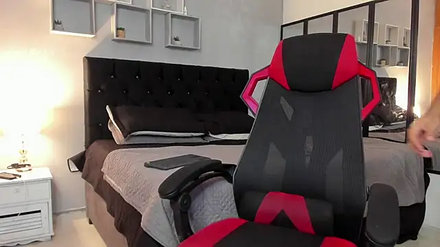 tyler hank01 online show from December 15, 2025, 11:42 pm