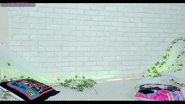 LinaKenny online show from March 22, 2026, 6:20 pm