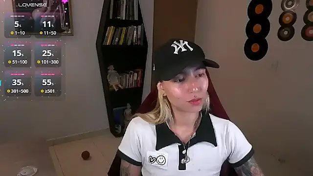 Saucy Jenn online show from September 27, 2025, 1:34 am