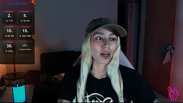 Saucy Jenn online show from December 7, 2024, 2:25 am