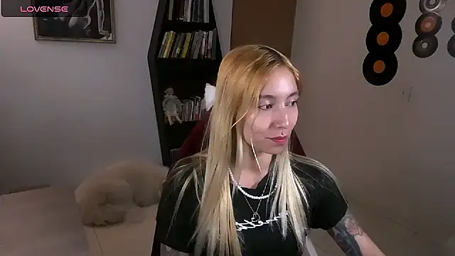 Saucy Jenn online show from October 4, 2025, 2:35 am