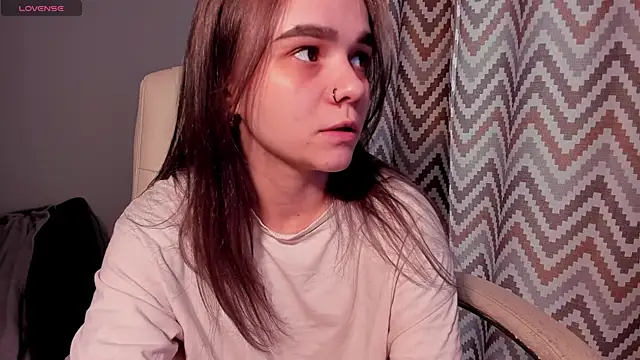 SarahRomantic online show from June 17, 2026, 6:13 am