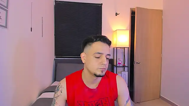 alejandro calderon1 online show from April 25, 2026, 4:37 am