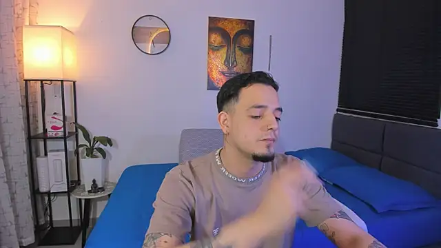 Snapshot of alejandro_calderon1 chatting on June 15, 2026, 4:34 am alejandro calderon1 online show from June 15, 2026, 4:34 am