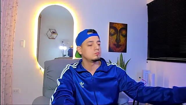 alejandro calderon1 online show from January 13, 2026, 4:27 am