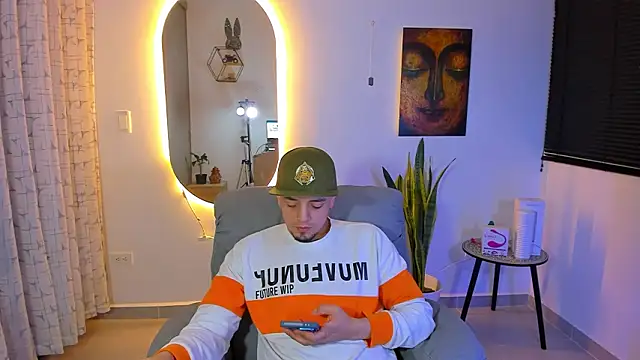 alejandro calderon1 online show from March 15, 2026, 5:25 am