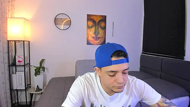 alejandro calderon1 online show from July 6, 2026, 6:54 pm