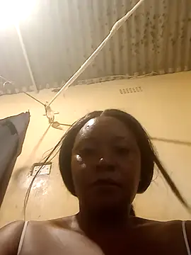 Snapshot of Candylious87 chatting on March 7, 2025, 10:35 am Candylious87 online show from March 7, 2025, 10:35 am