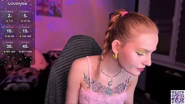 Chanel Gill online show from November 21, 2025, 7:46 pm