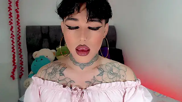 Snapshot of little_star_porn chatting on October 10, 2025, 1:12 pm little star porn online show from October 10, 2025, 1:12 pm