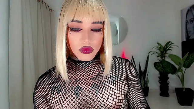 Snapshot of little_star_porn chatting on October 18, 2025, 12:34 am little star porn online show from October 18, 2025, 12:34 am