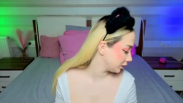 AriaSugar online show from October 4, 2025, 4:14 am