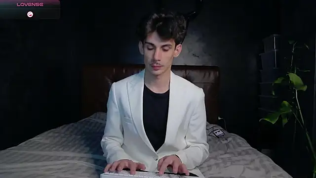 Snapshot of DanielCrush1 chatting on November 20, 2025, 5:13 pm DanielCrush1 online show from November 20, 2025, 5:13 pm