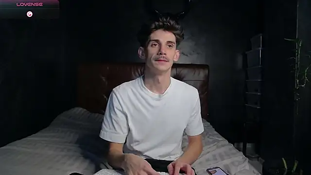 Snapshot of DanielCrush1 chatting on November 27, 2025, 1:00 pm DanielCrush1 online show from November 27, 2025, 1:00 pm