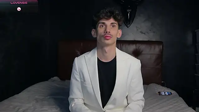 Snapshot of DanielCrush1 chatting on November 28, 2025, 3:23 pm DanielCrush1 online show from November 28, 2025, 3:23 pm