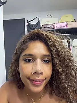 Snapshot of stormyy_ chatting on February 8, 2026, 7:22 pm stormyy online show from February 8, 2026, 7:22 pm