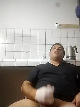 Tonilp1984 online show from March 16, 2026, 11:40 pm