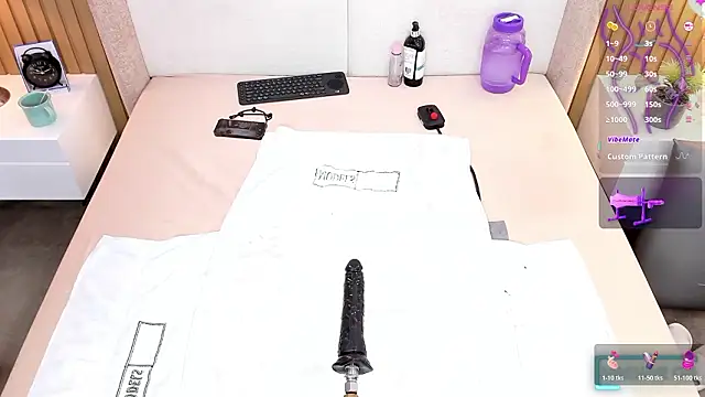 Snapshot of bounce_katty chatting on February 13, 2026, 1:22 pm bounce katty online show from February 13, 2026, 1:22 pm