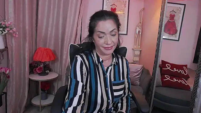 Snapshot of AnelissaReys chatting on February 9, 2025, 4:29 pm AnelissaReys online show from February 9, 2025, 4:29 pm