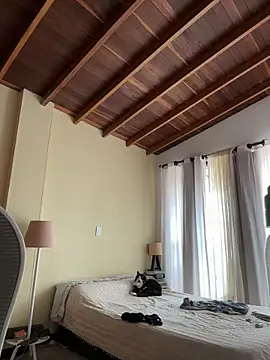 Snapshot of GabriSaenz chatting on December 21, 2025, 1:24 pm GabriSaenz online show from December 21, 2025, 1:24 pm