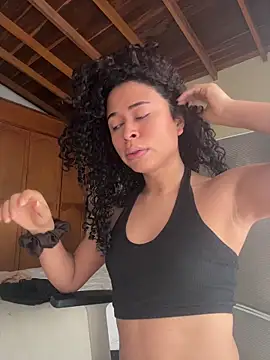 Snapshot of GabriSaenz chatting on February 21, 2026, 1:57 pm GabriSaenz online show from February 21, 2026, 1:57 pm