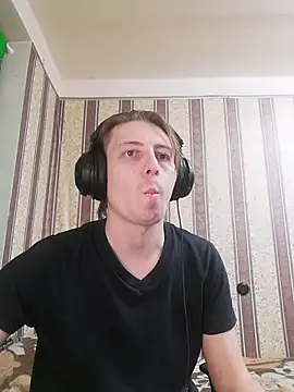 darienlarge online show from October 25, 2025, 4:51 pm