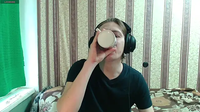 darienlarge online show from October 24, 2025, 10:47 am