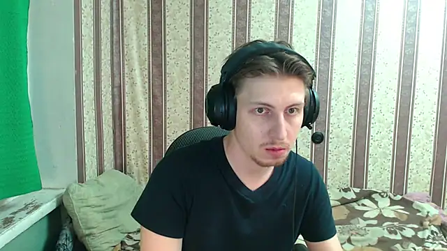 darienlarge online show from November 5, 2025, 6:00 pm