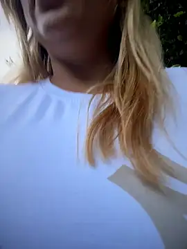 sammyqueenx21 online show from July 16, 2026, 11:29 am