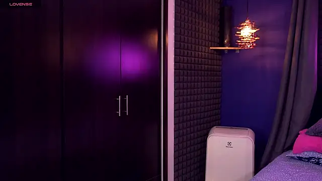 bull vixen2001 online show from February 14, 2026, 10:54 pm