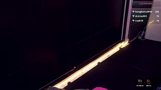 bull vixen2001 online show from December 17, 2025, 11:48 am