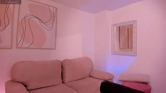 ErikaBenz  online show from October 13, 2025, 1:12 pm