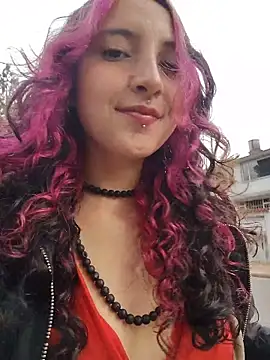  Laary online show from November 5, 2025, 7:28 pm