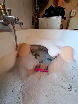 toeloverlive online show from October 7, 2025, 7:42 am