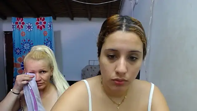 Nicolle Milf online show from October 24, 2025, 6:29 pm