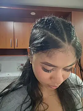 SSCARLETH  online show from February 5, 2026, 10:33 am