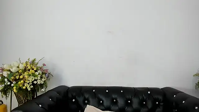 SSCARLETH  online show from April 21, 2026, 12:34 pm