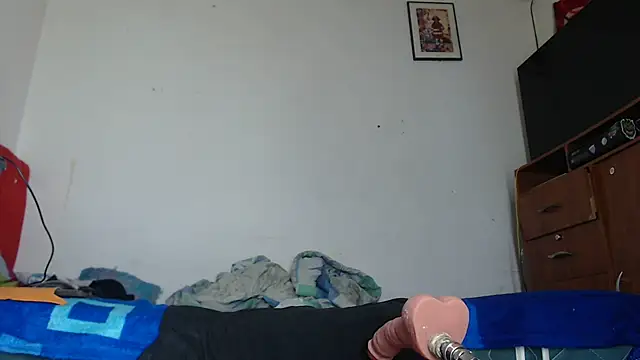 Snapshot of Devill_x chatting on June 24, 2026, 1:32 pm Devill x online show from June 24, 2026, 1:32 pm