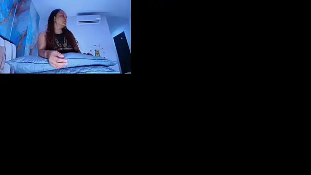 Snapshot of britanyy_ chatting on April 23, 2026, 3:13 am britanyy online show from April 23, 2026, 3:13 am