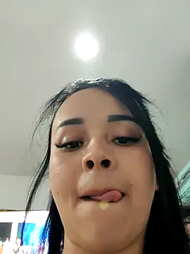 LindaGarcia22 online show from March 12, 2025, 3:46 am