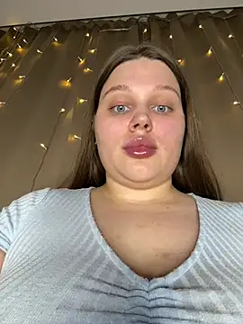 perfect sweety girl online show from February 16, 2026, 7:01 pm