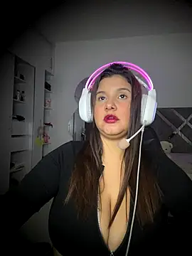 ValleryParker online show from November 28, 2025, 7:41 am