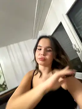 TheCinderella online show from November 30, 2025, 4:08 pm