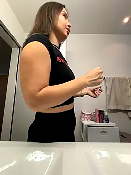 TheCinderella online show from October 30, 2025, 3:20 pm