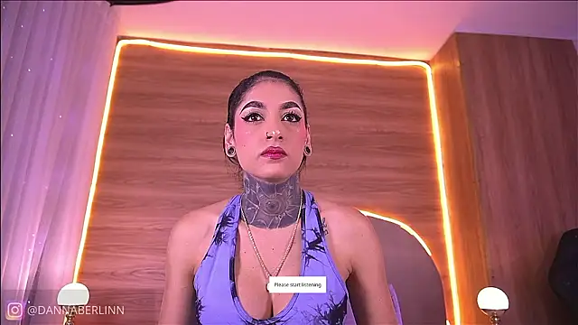 Snapshot of danna_berlin_ chatting on February 10, 2026, 7:13 pm danna berlin online show from February 10, 2026, 7:13 pm