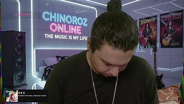 chino roz online show from September 9, 2025, 1:42 pm
