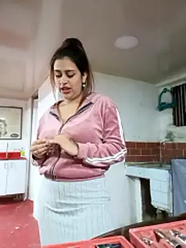 Snapshot of Latina_sexy1 chatting on November 29, 2025, 2:44 am Latina sexy1 online show from November 29, 2025, 2:44 am