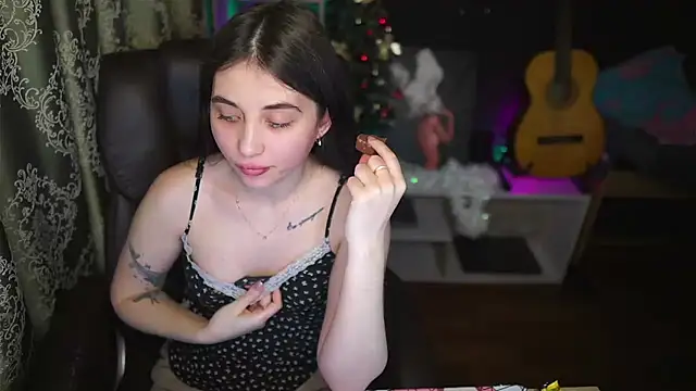 Snapshot of delicatedBailey chatting on January 15, 2025, 5:29 am delicatedBailey online show from January 15, 2025, 5:29 am